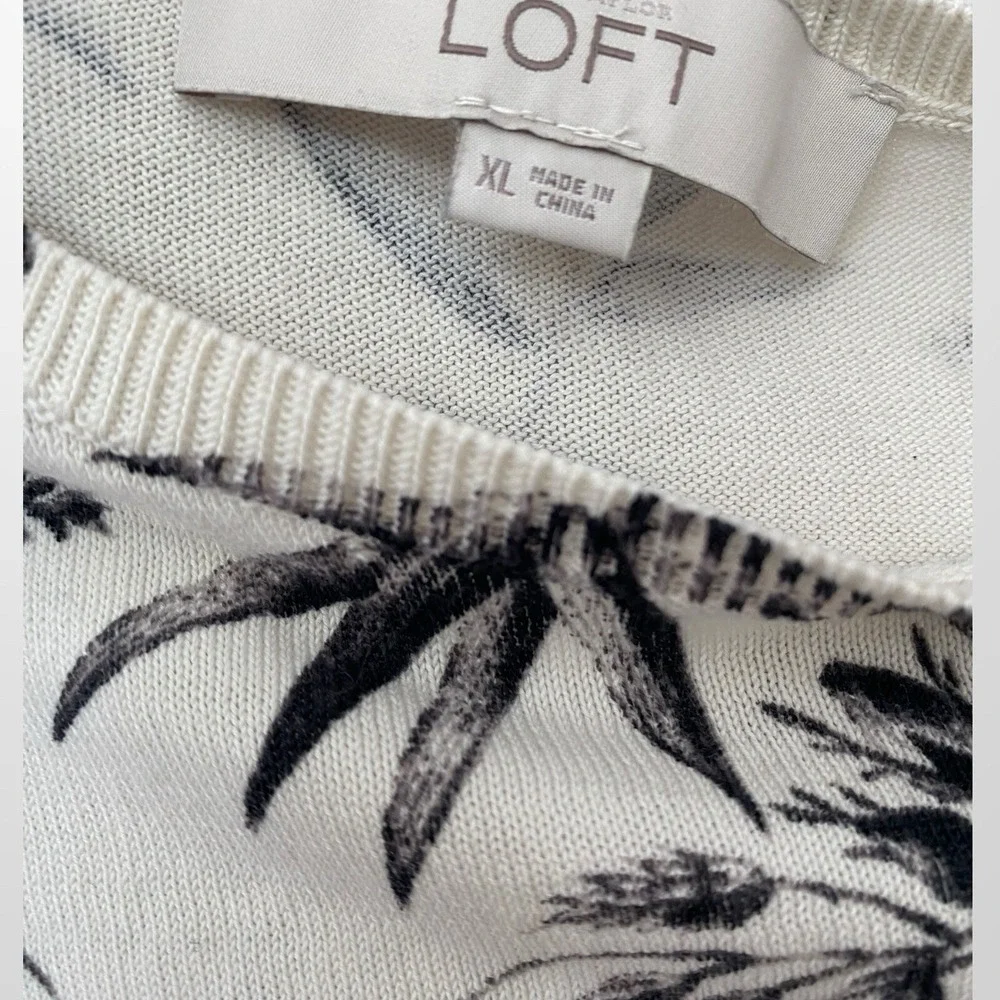 LOFT‎ XL Crew Neck Pullover Sweater Tunic Top Lightweight Cream Black Floral
